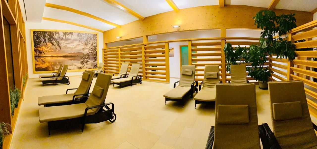 Hotel Nesselwanger Hof Bagian luar foto
