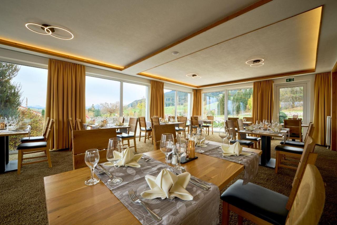 Hotel Nesselwanger Hof Bagian luar foto