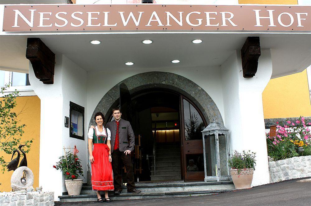 Hotel Nesselwanger Hof Bagian luar foto