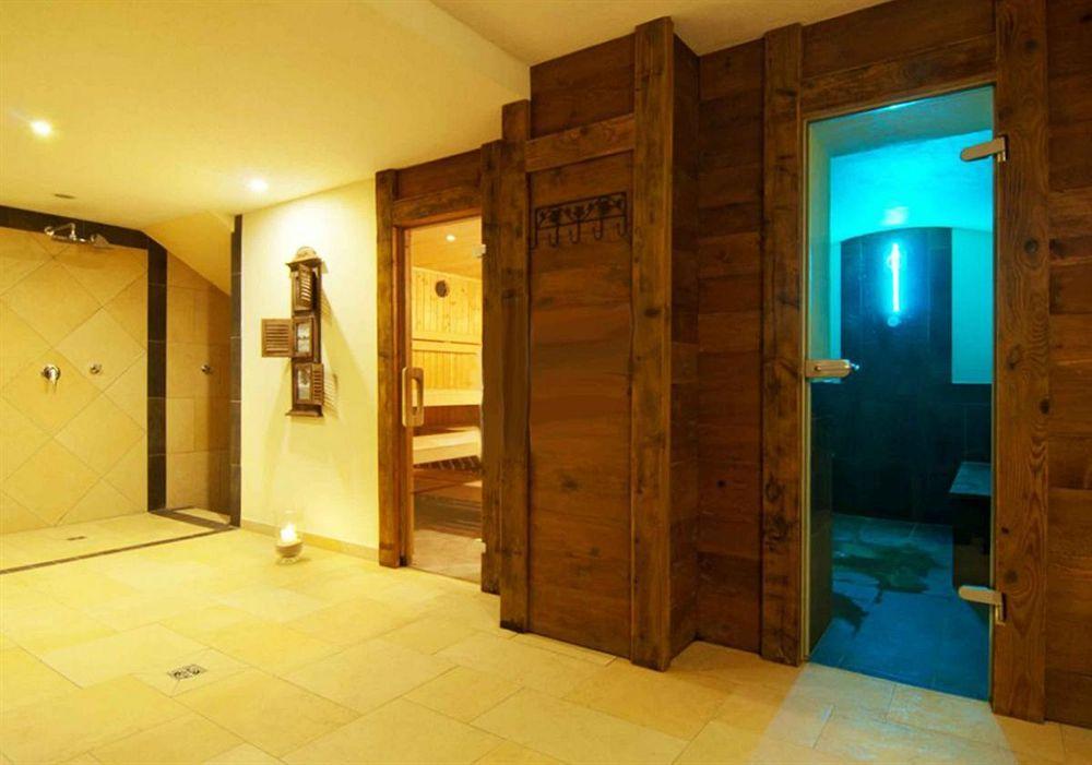 Hotel Nesselwanger Hof Bagian luar foto