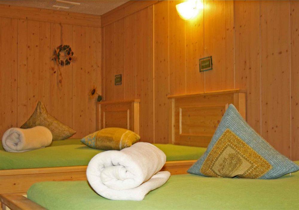 Hotel Nesselwanger Hof Bagian luar foto