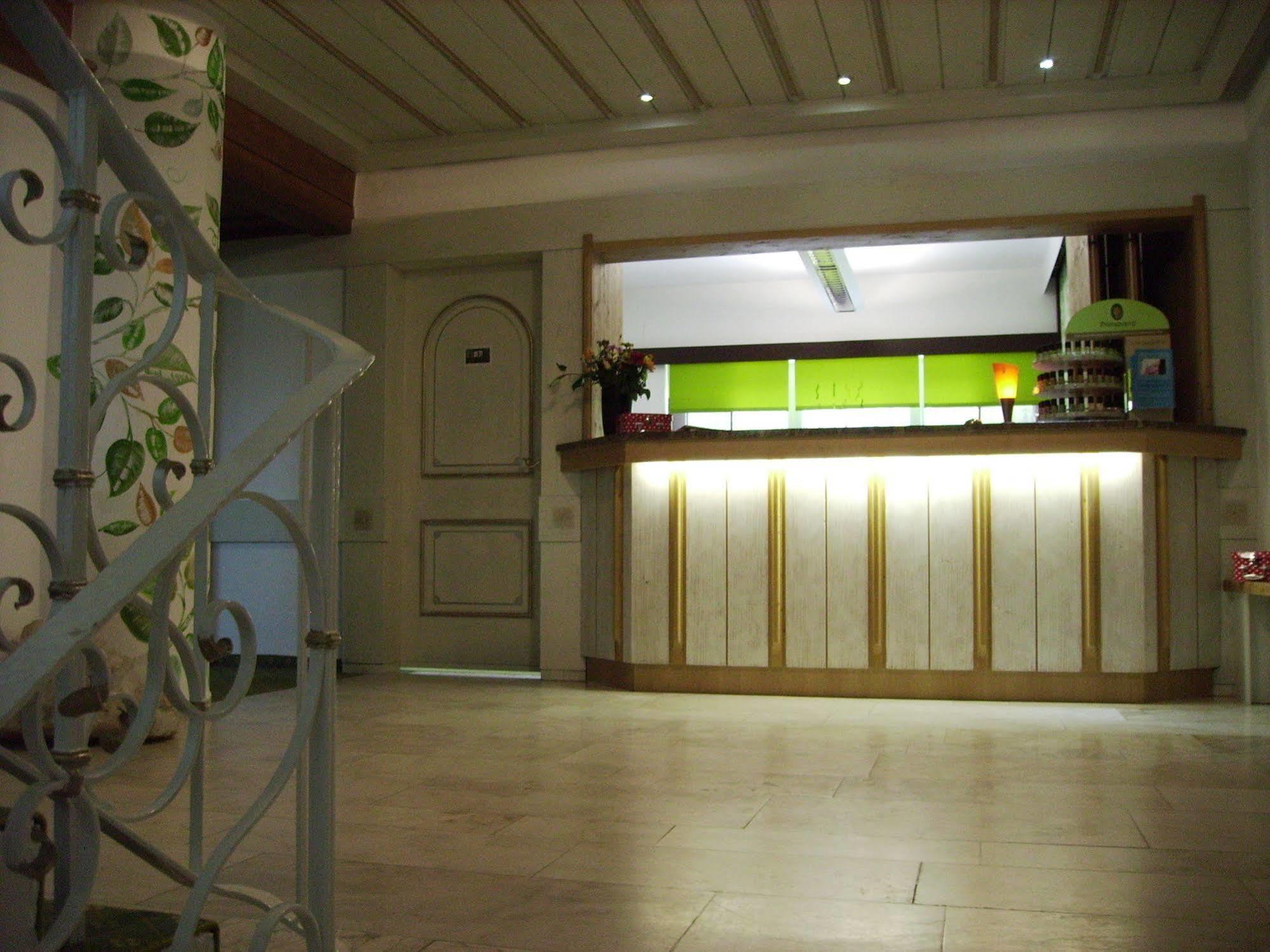 Hotel Nesselwanger Hof Bagian luar foto