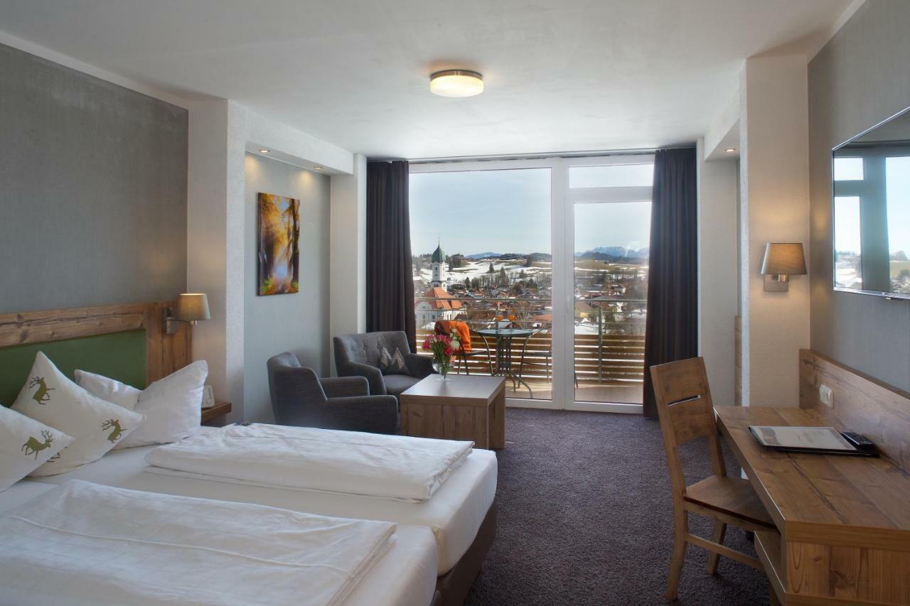 Hotel Nesselwanger Hof Bagian luar foto