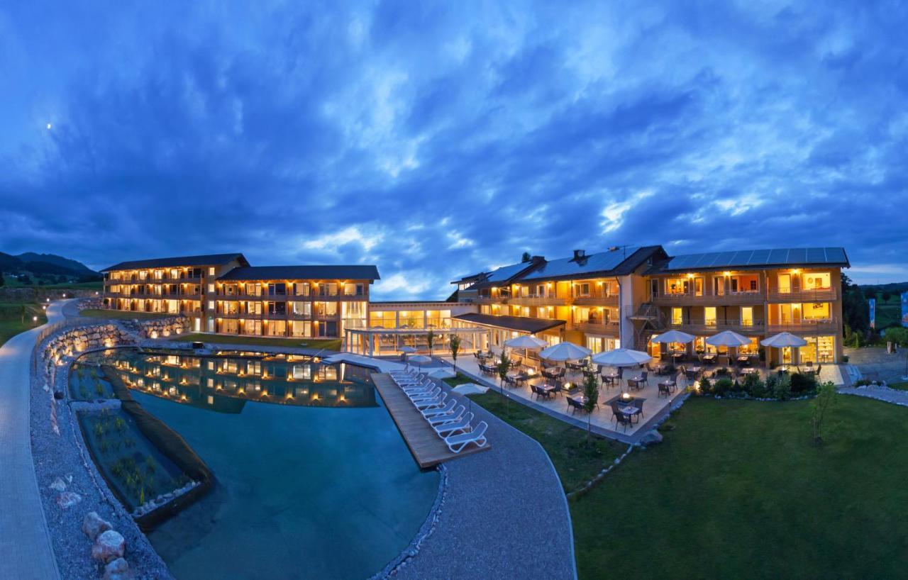 Hotel Nesselwanger Hof Bagian luar foto